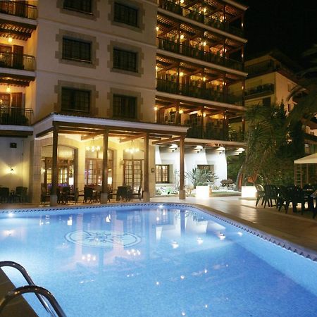 Hotel La Carolina Лорет де Мар Екстериор снимка