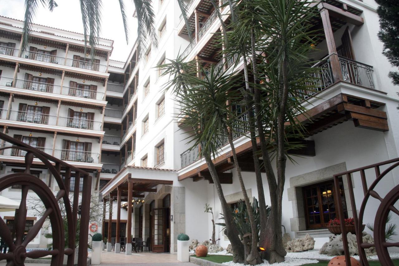 Hotel La Carolina Лорет де Мар Екстериор снимка