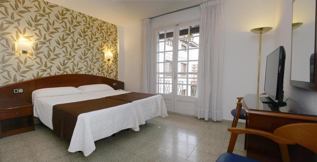 Hotel La Carolina Лорет де Мар Екстериор снимка