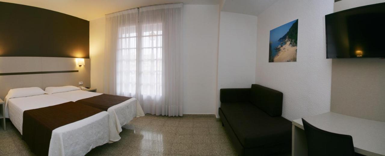 Hotel La Carolina Лорет де Мар Екстериор снимка