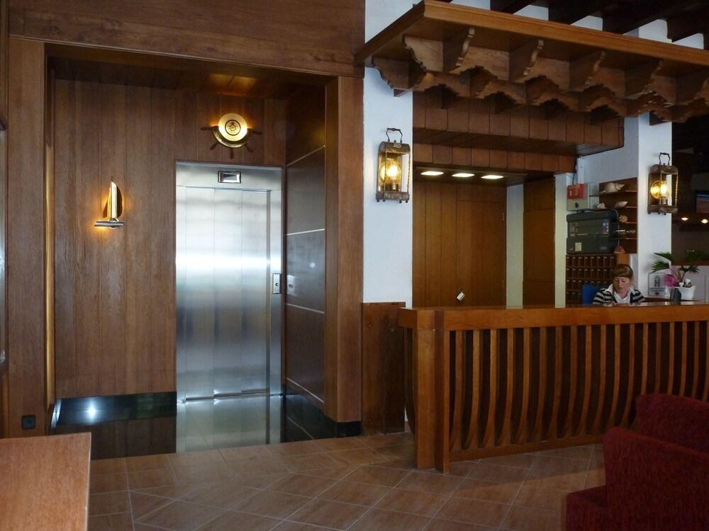 Hotel La Carolina Лорет де Мар Екстериор снимка