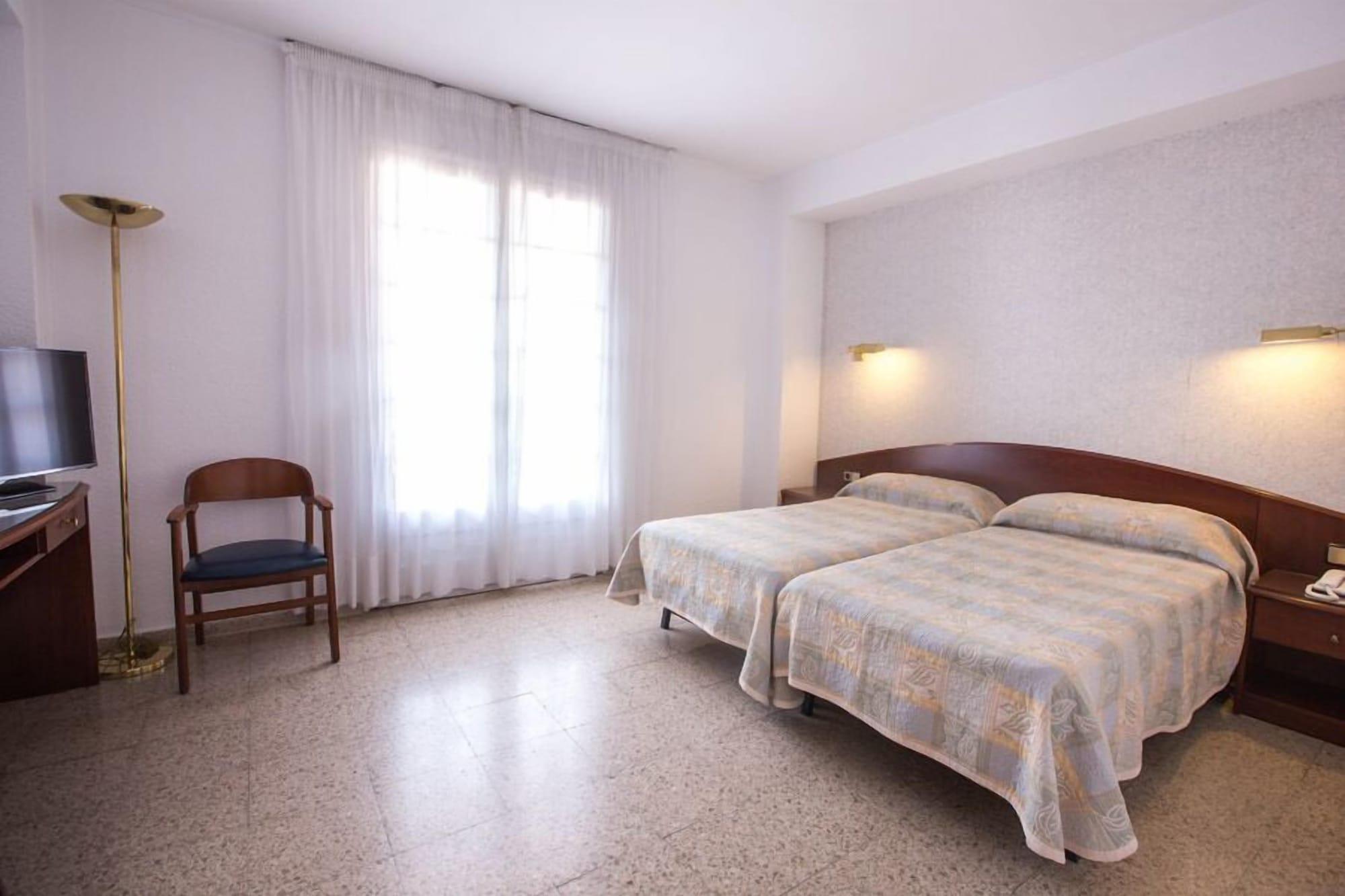 Hotel La Carolina Лорет де Мар Екстериор снимка
