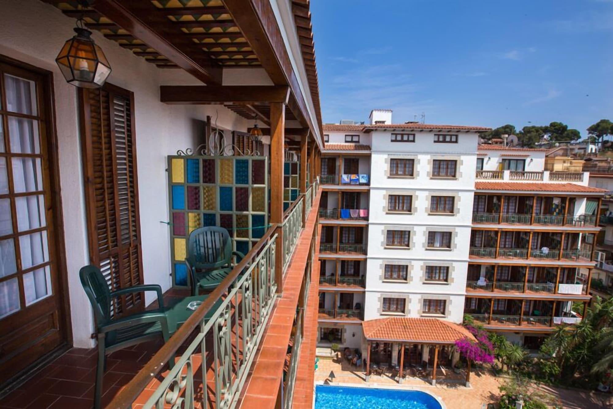 Hotel La Carolina Лорет де Мар Екстериор снимка