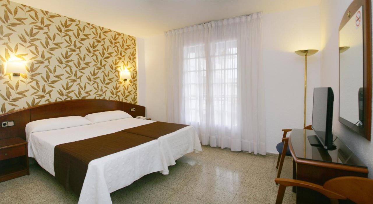 Hotel La Carolina Лорет де Мар Екстериор снимка