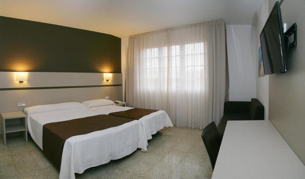 Hotel La Carolina Лорет де Мар Екстериор снимка