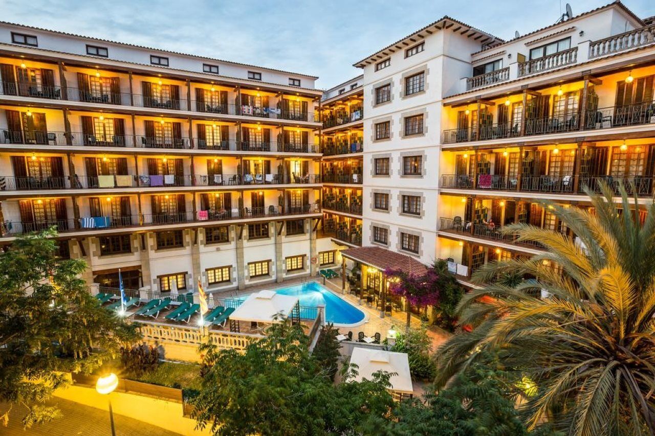 Hotel La Carolina Лорет де Мар Екстериор снимка