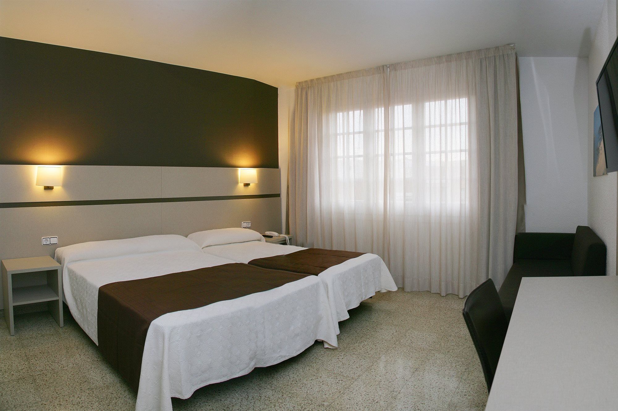 Hotel La Carolina Лорет де Мар Екстериор снимка