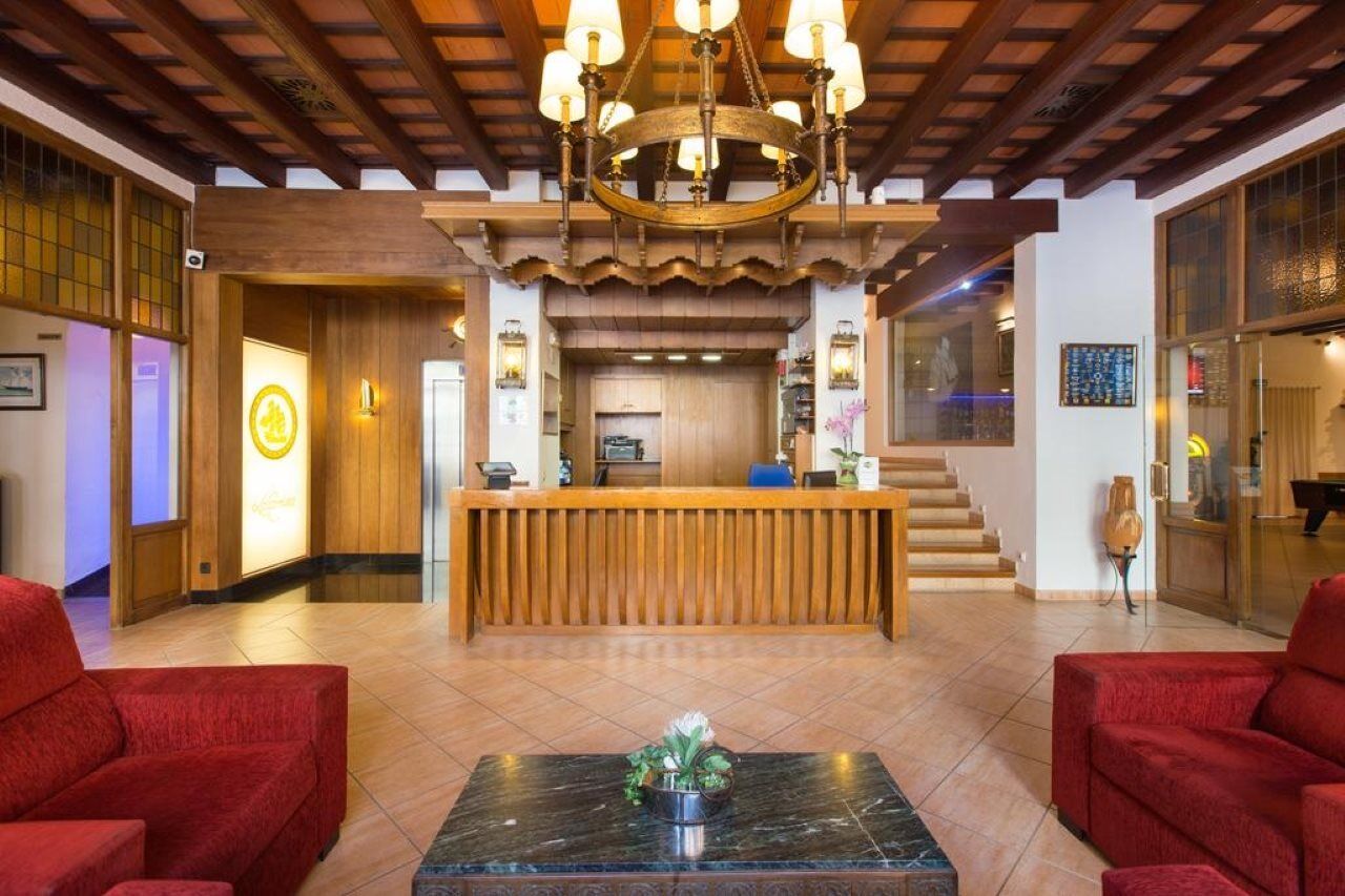 Hotel La Carolina Лорет де Мар Екстериор снимка